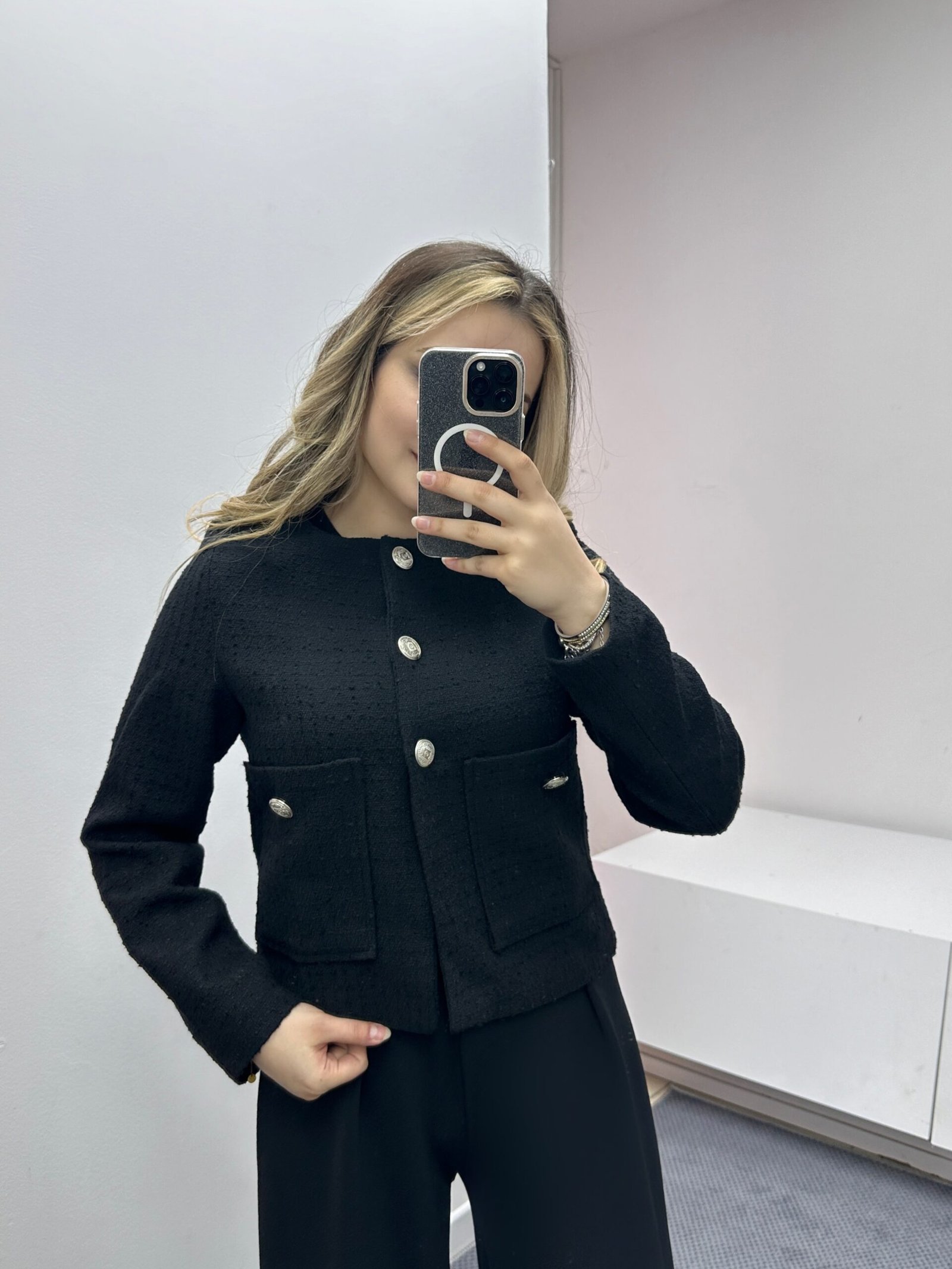 Facetune_09-03-2026-00-24-31